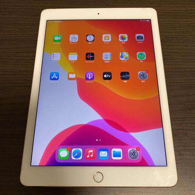 iPad(アイパッド)のiPad Air2 Wi-Fi+au○A1567○ディスプレイ割れなし○ スマホ/家電/カメラのPC/タブレット(タブレット)の商品写真