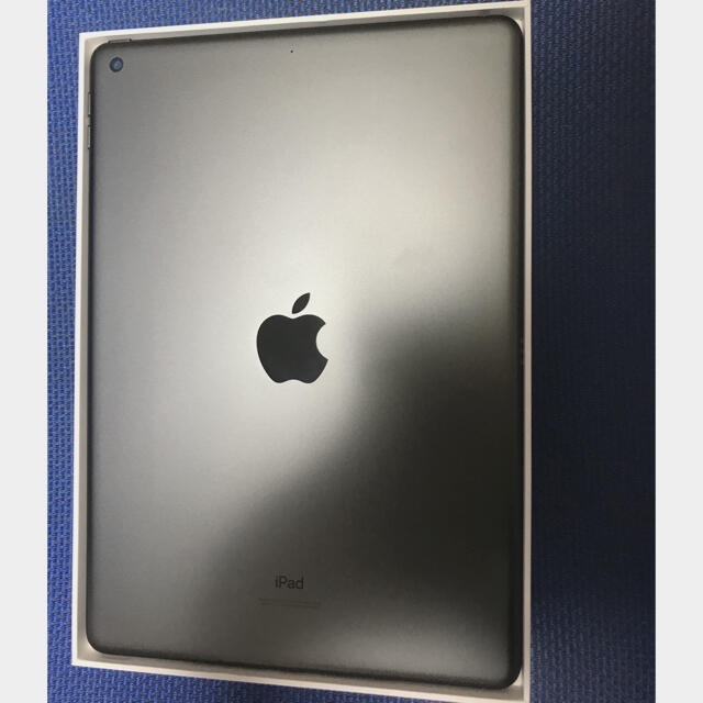 iPad 第8世代　128GB スペースグレー　Apple