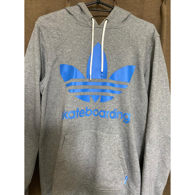 adidas originals パーカー