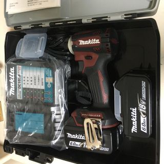 マキタ(Makita)のマキタ18v充電式インパクトドライバー　　TD171DRGX  AR(工具/メンテナンス)