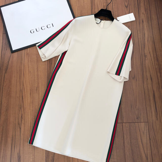 Gucci(グッチ)の【ご専用】グッチ 新品ワンピース 40 レディースのワンピース(ひざ丈ワンピース)の商品写真