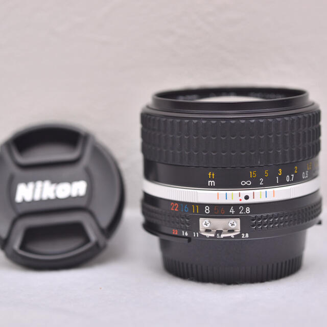 Ai Nikkor 28mm f/2.8S