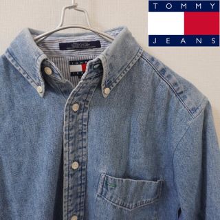 トミーヒルフィガー(TOMMY HILFIGER)のトミージーンズ　tommy jeans デニムシャツ　M ロゴ　刺繍(シャツ)