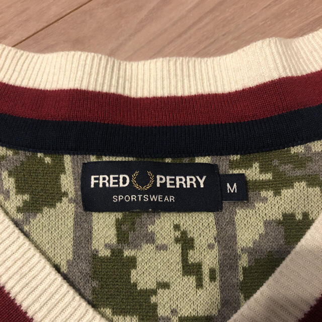 FRED PERRY(フレッドペリー)のFRED PERRY カモフラ柄Vネックセーター メンズのトップス(ニット/セーター)の商品写真