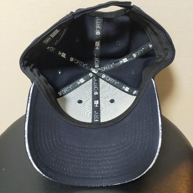 NEW ERA(ニューエラー)のNEW ERA 9FORTY ニューエラ ロゴ サンドウィッチバイザー　ネイビー メンズの帽子(キャップ)の商品写真