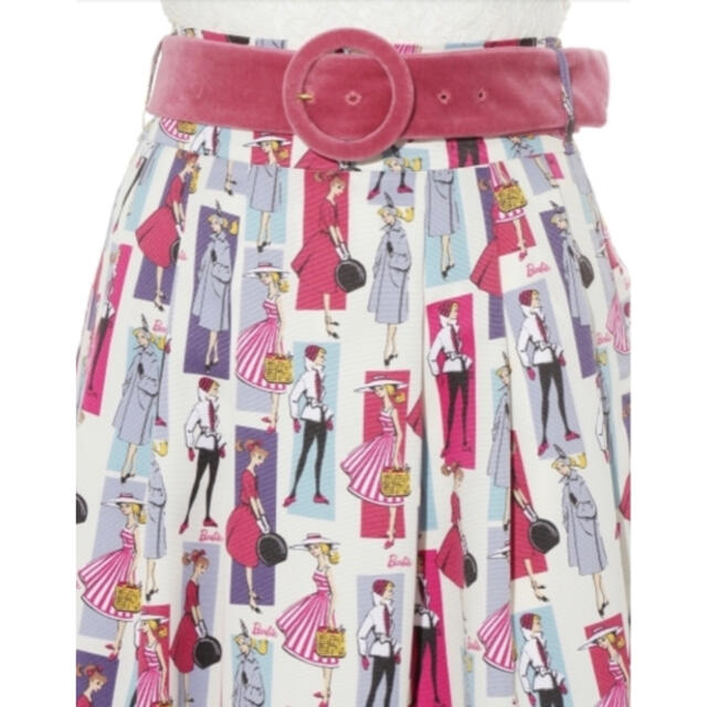 Lily Brown(リリーブラウン)のLily BrownリリーブラウンBarbie柄スカート バービーコラボ レディースのスカート(ひざ丈スカート)の商品写真
