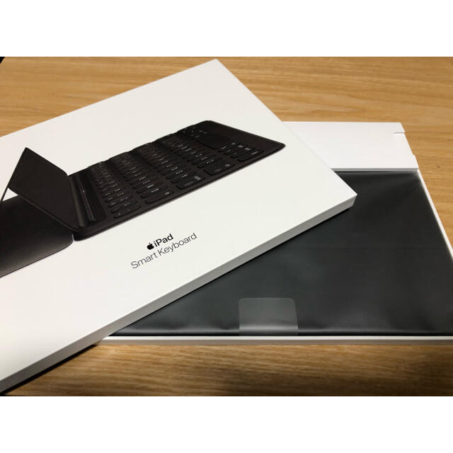 iPad(アイパッド)のiPad air 3 64GB & smart keyboardセット スマホ/家電/カメラのPC/タブレット(タブレット)の商品写真