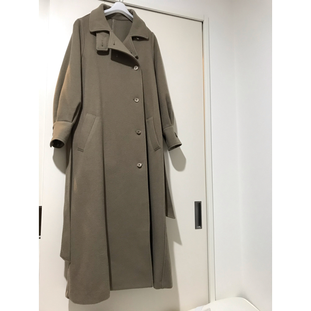 Ameri VINTAGE(アメリヴィンテージ)のAmeri VINTAGE POOFY FLARE LONG COAT レディースのジャケット/アウター(ロングコート)の商品写真