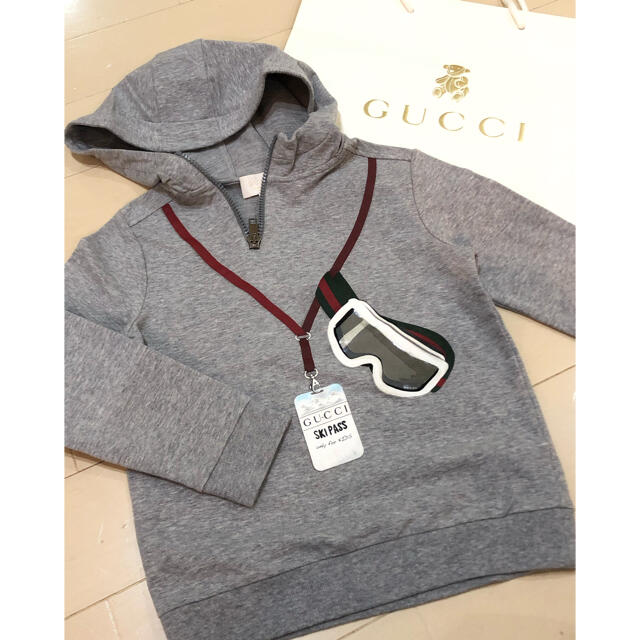 Gucci(グッチ)のP family様☆美品☆GUCCI kids☆パーカー☆6 キッズ/ベビー/マタニティのキッズ服男の子用(90cm~)(Tシャツ/カットソー)の商品写真