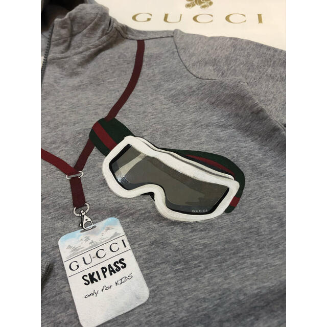 Gucci(グッチ)のP family様☆美品☆GUCCI kids☆パーカー☆6 キッズ/ベビー/マタニティのキッズ服男の子用(90cm~)(Tシャツ/カットソー)の商品写真