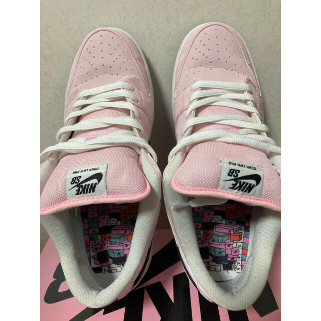 NIKE(ナイキ)のNIKE DUNK LOW SB 28.5 pink box メンズの靴/シューズ(スニーカー)の商品写真