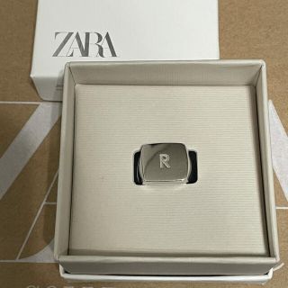 ザラ(ZARA)のZARA イニシャル リング R(リング(指輪))