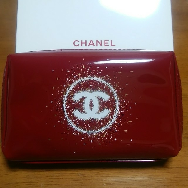 CHANEL(シャネル)のCHANEL エナメルポーチ レディースのファッション小物(ポーチ)の商品写真