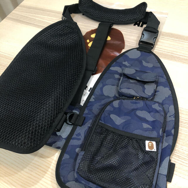 A BATHING APE(アベイシングエイプ)のa bathing ape ベスト リフレクター ブルーカモ 青 迷彩 メンズのジャケット/アウター(ダウンベスト)の商品写真