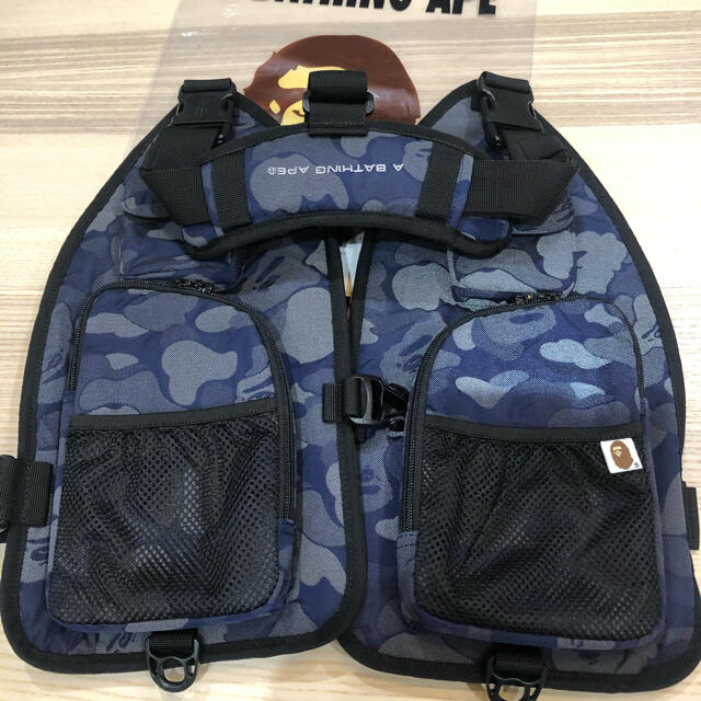 A BATHING APE(アベイシングエイプ)のa bathing ape ベスト リフレクター ブルーカモ 青 迷彩 メンズのジャケット/アウター(ダウンベスト)の商品写真