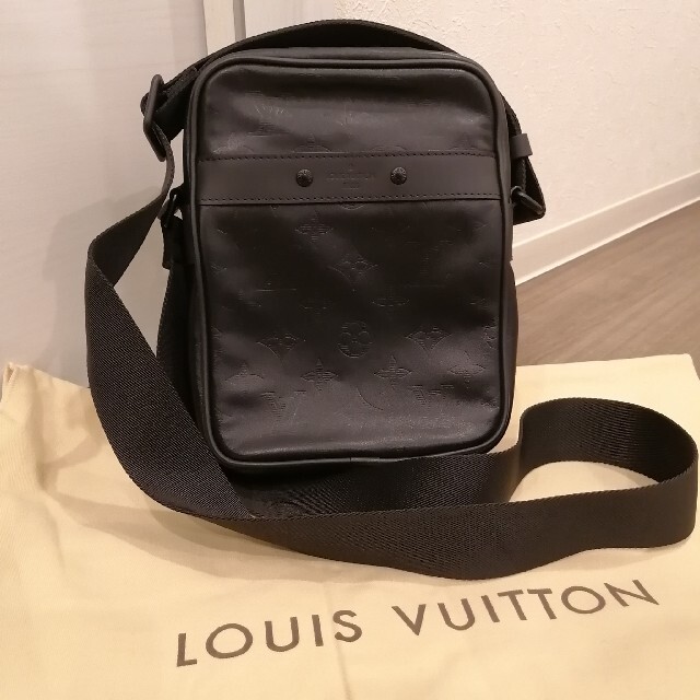 LOUIS VUITTON(ルイヴィトン)のLOUIS VUITTON　ルイヴィトン　ダヌーブ　シャドウ レディースのバッグ(ショルダーバッグ)の商品写真