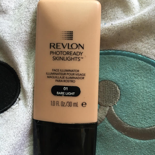 REVLON(レブロン)のリキッドファンデーション コスメ/美容のベースメイク/化粧品(ファンデーション)の商品写真