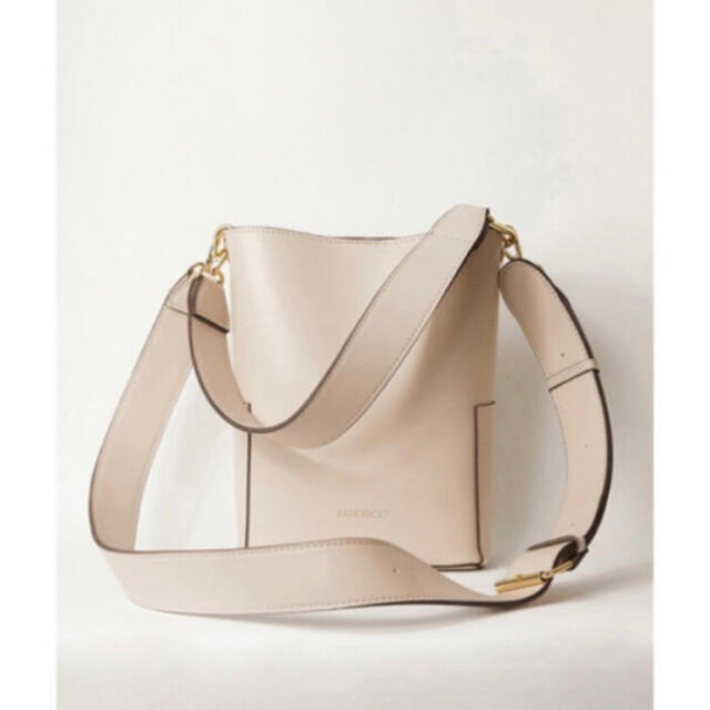 FRAY I.D(フレイアイディー)のrandeboo petit bucket bag ivory レディースのバッグ(ショルダーバッグ)の商品写真