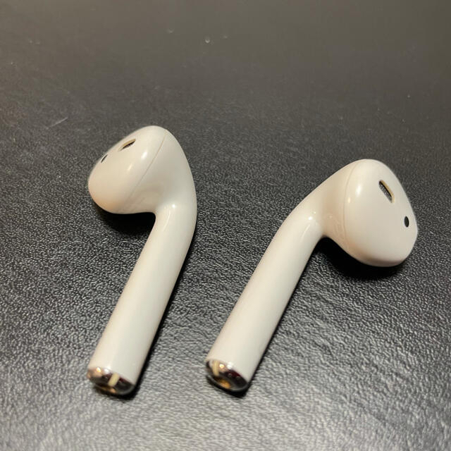 Apple(アップル)のAir Pods （Apple正規品） スマホ/家電/カメラのオーディオ機器(ヘッドフォン/イヤフォン)の商品写真