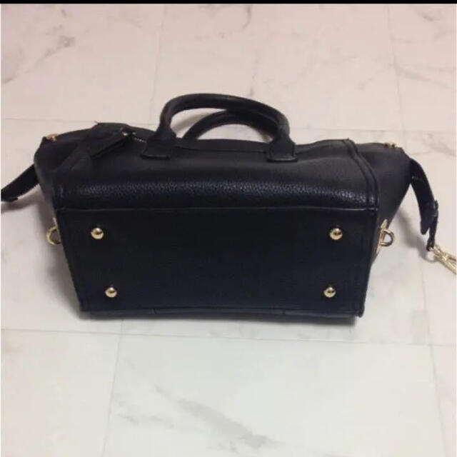 Mila Owen(ミラオーウェン)のZOZOTOWN黒カバン レディースのバッグ(ハンドバッグ)の商品写真