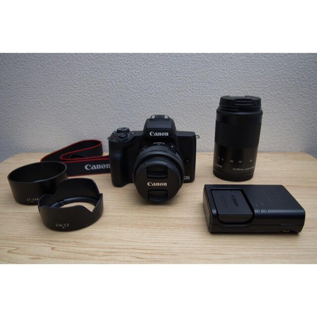 Canon(キヤノン)のCANON EOS Kiss M ダブルズームキット スマホ/家電/カメラのカメラ(ミラーレス一眼)の商品写真