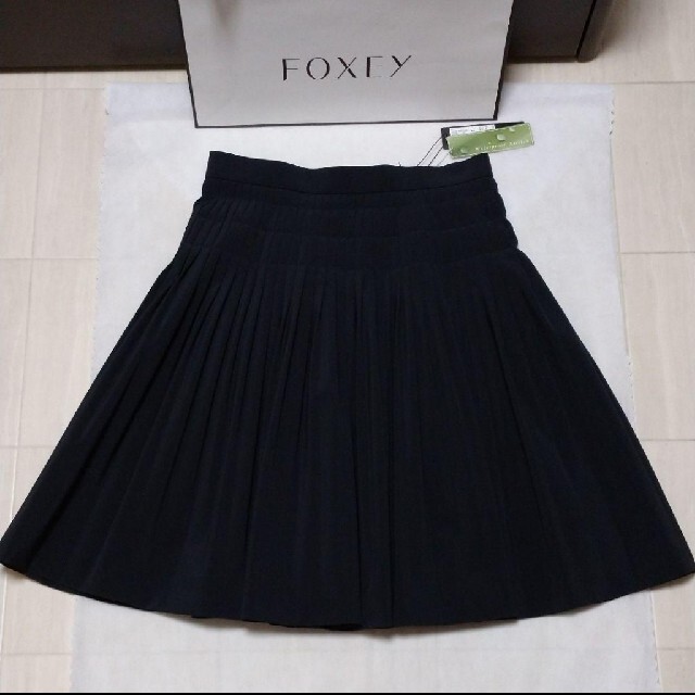 FOXEY(フォクシー)のsasa様ご専用『FOXEY』フォクシーニューヨーク スカート  38  濃紺 レディースのスカート(ひざ丈スカート)の商品写真
