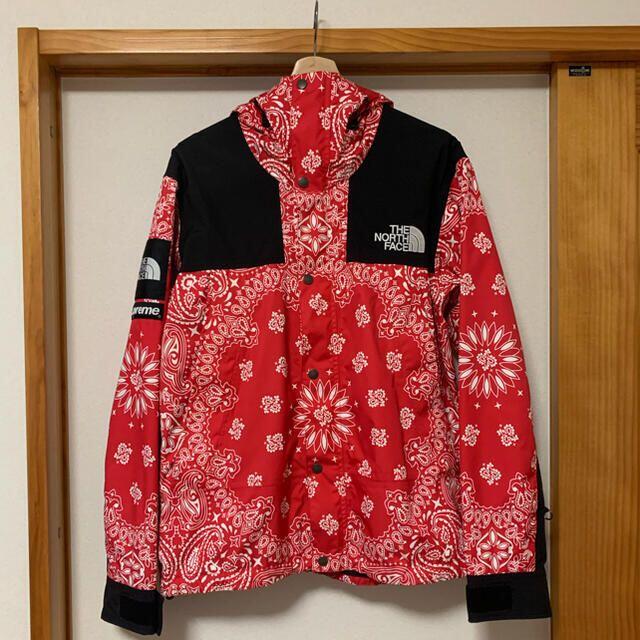 Supreme(シュプリーム)の【中古】Supreme The North Face Bandana Red M メンズのジャケット/アウター(マウンテンパーカー)の商品写真