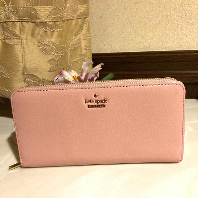 未使用、極美品　☆ KATE SPADE  ラウンドzip長財布　可愛い桜色❣️