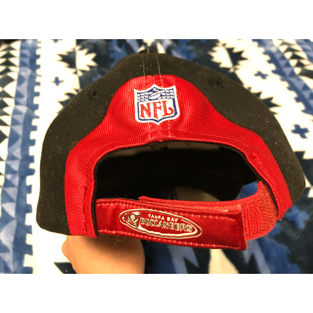 Reebok(リーボック)のNFL タンパベイ バッカニアーズ キャップ スポーツ/アウトドアのスポーツ/アウトドア その他(アメリカンフットボール)の商品写真