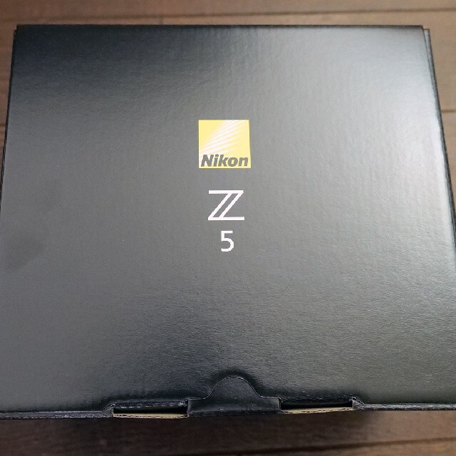 ニコン Nikon Z5 未使用品