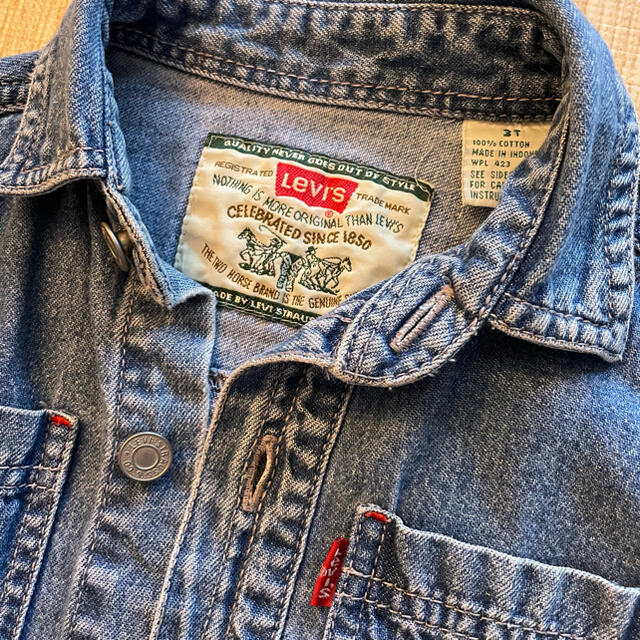 Levi's(リーバイス)のLevi's リーバイス デニムシャツ 3T キッズ/ベビー/マタニティのキッズ服男の子用(90cm~)(ジャケット/上着)の商品写真