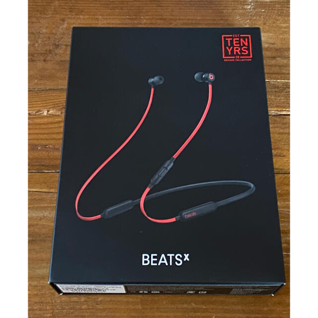 Beats by Dr Dre(ビーツバイドクタードレ)の【大幅値下げ】（美品）BEATS X  ワイヤレスイヤホン　赤 スマホ/家電/カメラのオーディオ機器(ヘッドフォン/イヤフォン)の商品写真