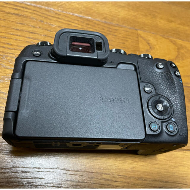 Canon(キヤノン)の【美品】CANON eos rp バッテリー付き スマホ/家電/カメラのカメラ(デジタル一眼)の商品写真