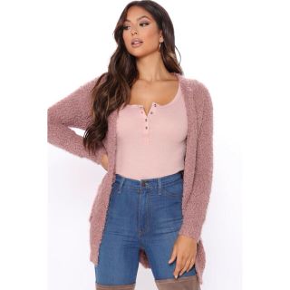 エイソス(asos)の新品タグ付き★Fashion Nova★モコモコカーディガン★ピンク(カーディガン)