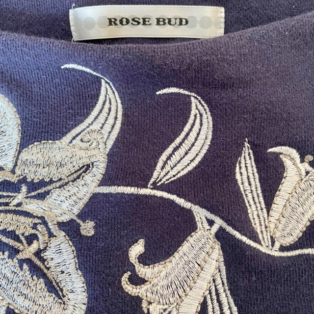 ROSE BUD(ローズバッド)のrosebud 刺繍 スウェット トレーナー レディースのトップス(トレーナー/スウェット)の商品写真