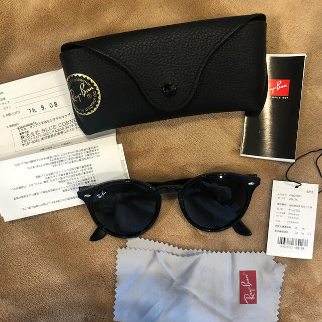 Ray-Ban(レイバン)のRay Ban サングラス レディースのファッション小物(サングラス/メガネ)の商品写真