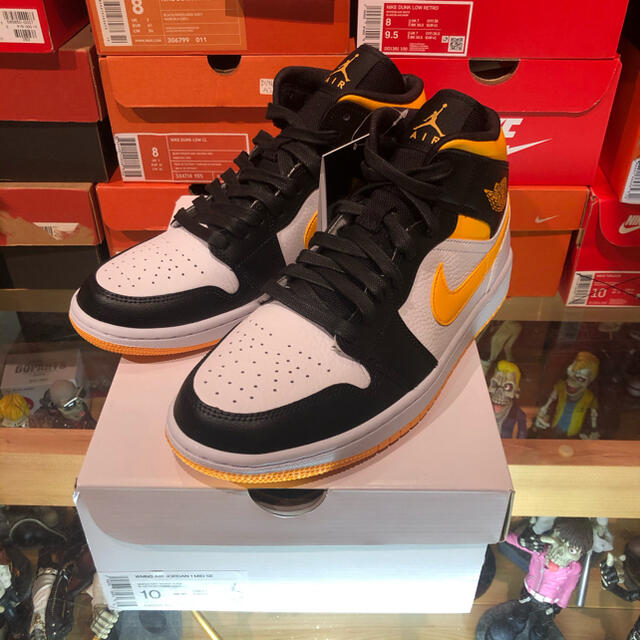 NIKE AIR JORDAN 1 MID SE 黒白黄　WMNS