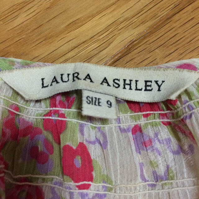 LAURA ASHLEY(ローラアシュレイ)のmomo_m様専用 レディースのトップス(シャツ/ブラウス(半袖/袖なし))の商品写真