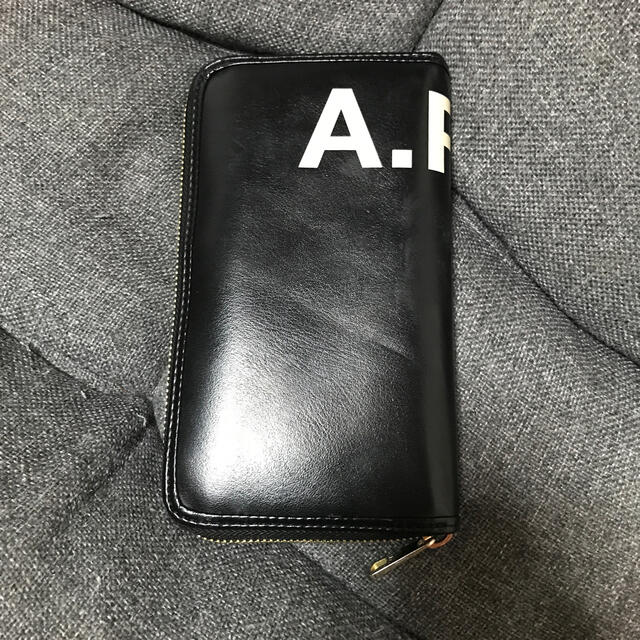 A.P.C(アーペーセー)のA.P.C長財布　ユニセックス メンズのファッション小物(長財布)の商品写真