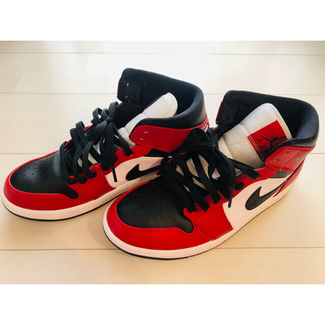 NIKE(ナイキ)の【NIKE】Air Jordan1 Mid Chicago Black Toe メンズの靴/シューズ(スニーカー)の商品写真