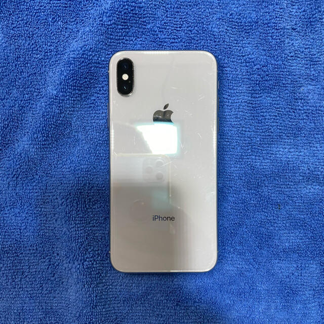 iPhone(アイフォーン)のiPhoneＸ256GB シルバー SIMフリー　　　バッテリー100％ スマホ/家電/カメラのスマートフォン/携帯電話(スマートフォン本体)の商品写真