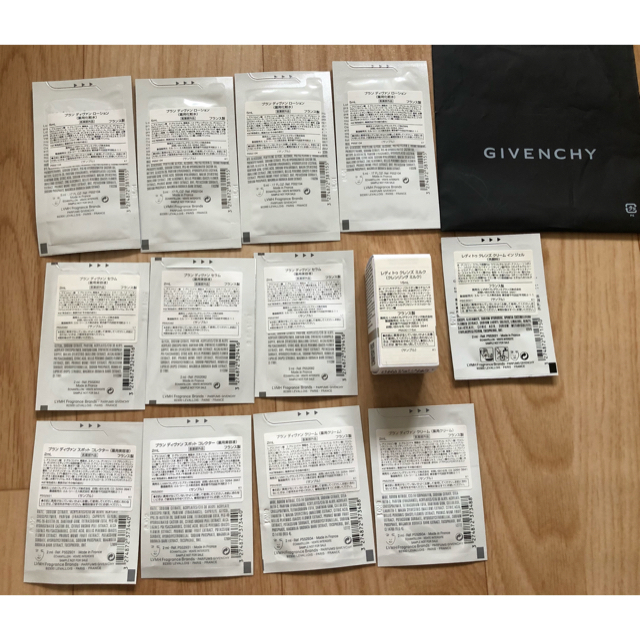 GIVENCHY(ジバンシィ)のGIVENCHY ジバンシー サンプルセット 13点 コスメ/美容のスキンケア/基礎化粧品(化粧水/ローション)の商品写真