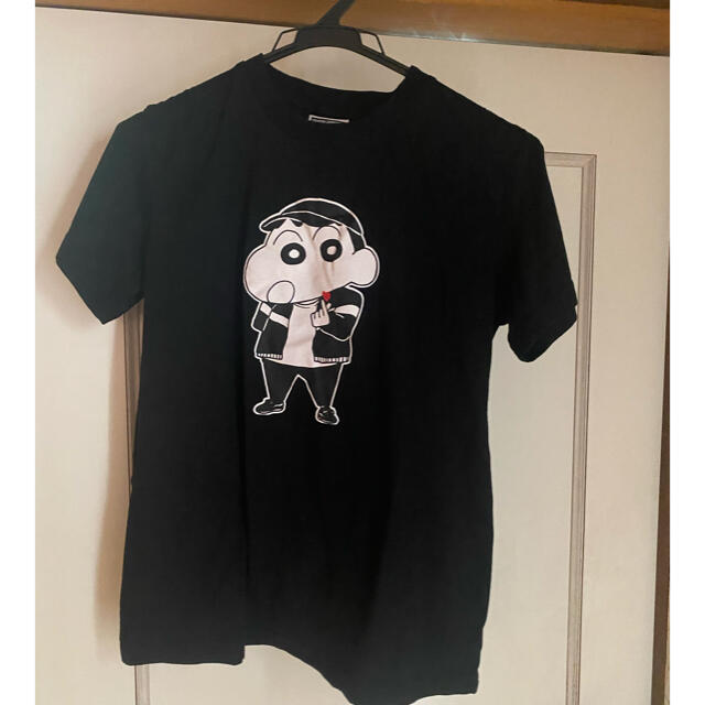 クレヨンしんちゃん 韓国風 黒半袖tシャツの通販 By まいs Shop ラクマ