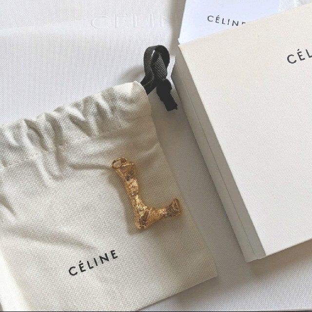 celine(セリーヌ)のセリーヌ　アルファベット　チャーム　ネックレス レディースのアクセサリー(ネックレス)の商品写真