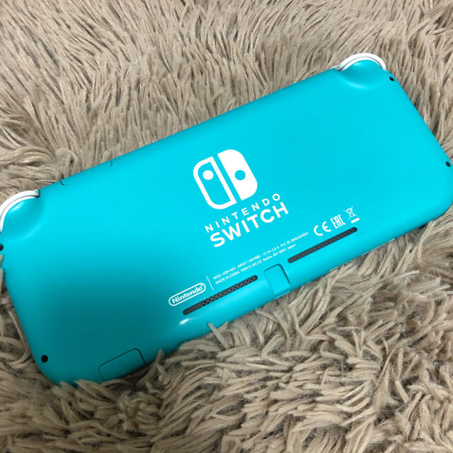 Nintendo Switch(ニンテンドースイッチ)の【値下げ】Switch lite ターコイズ　あつまれどうぶつの森 エンタメ/ホビーのゲームソフト/ゲーム機本体(家庭用ゲーム機本体)の商品写真