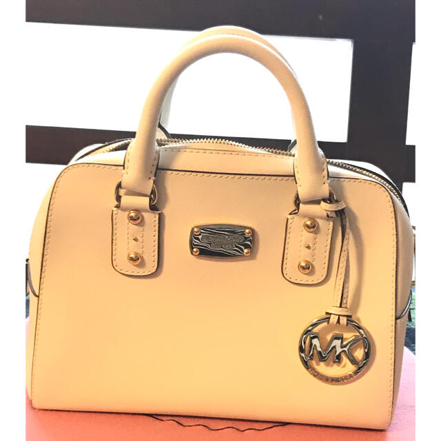 Michael Kors(マイケルコース)の期間限定お値下げ　✨MICHAEL KORS マイケルコース　バッグ レディースのバッグ(ハンドバッグ)の商品写真