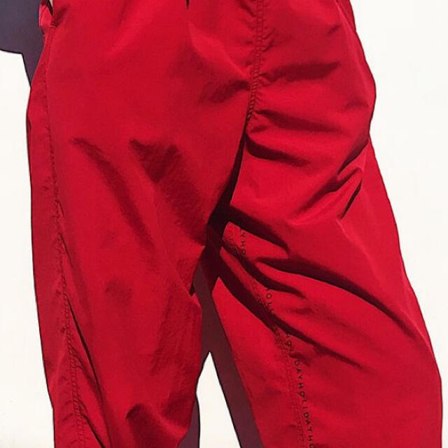 holiday(ホリデイ)の専用　ホリデイ　トラックパンツ　カラーパンツ　赤 レディースのパンツ(カジュアルパンツ)の商品写真
