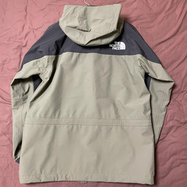 THE NORTH FACE(ザノースフェイス)の美品【M】ノースフェイス マウンテンライトジャケット ニュートープ メンズのジャケット/アウター(マウンテンパーカー)の商品写真