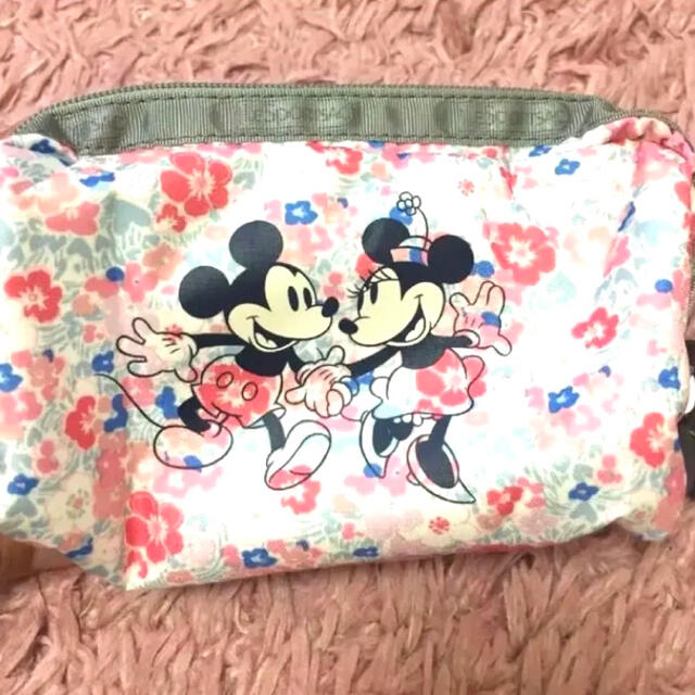 LeSportsac(レスポートサック)のレスポートサック ポーチ 新品 ディズニー Disney レディースのファッション小物(ポーチ)の商品写真