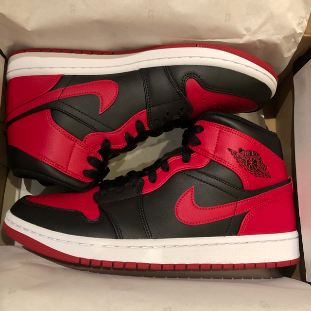 NIKE(ナイキ)の専用　NIKE AIR JORDAN 1 MID BRED 赤黒  メンズの靴/シューズ(スニーカー)の商品写真